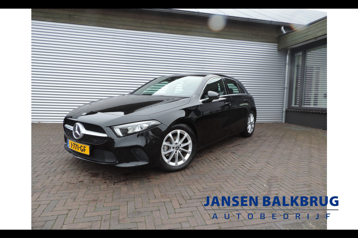 Mercedes-Benz A-Klasse 180 Business Solution Luxury sfeer licht