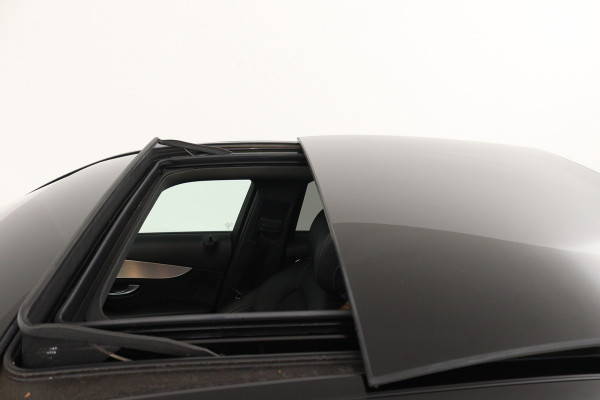 Mercedes-Benz C-Klasse 180 Business Solution AMG (PANORAMADAK, ADAPTIVE CRUISE, STOELVERWARMING, PDC, CAMERA, NAVIGATIE)