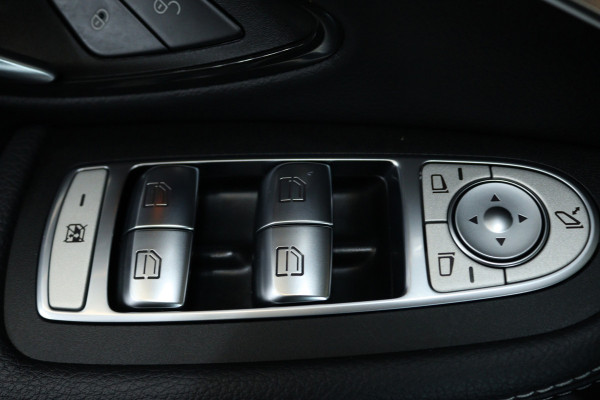 Mercedes-Benz C-Klasse 180 Business Solution AMG (PANORAMADAK, ADAPTIVE CRUISE, STOELVERWARMING, PDC, CAMERA, NAVIGATIE)