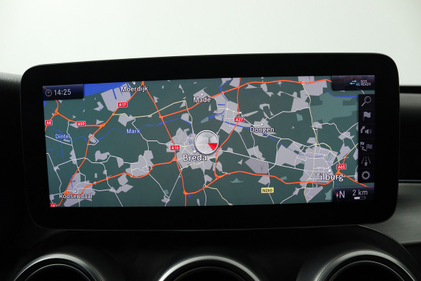 Mercedes-Benz C-Klasse 180 Business Solution AMG (PANORAMADAK, ADAPTIVE CRUISE, STOELVERWARMING, PDC, CAMERA, NAVIGATIE)