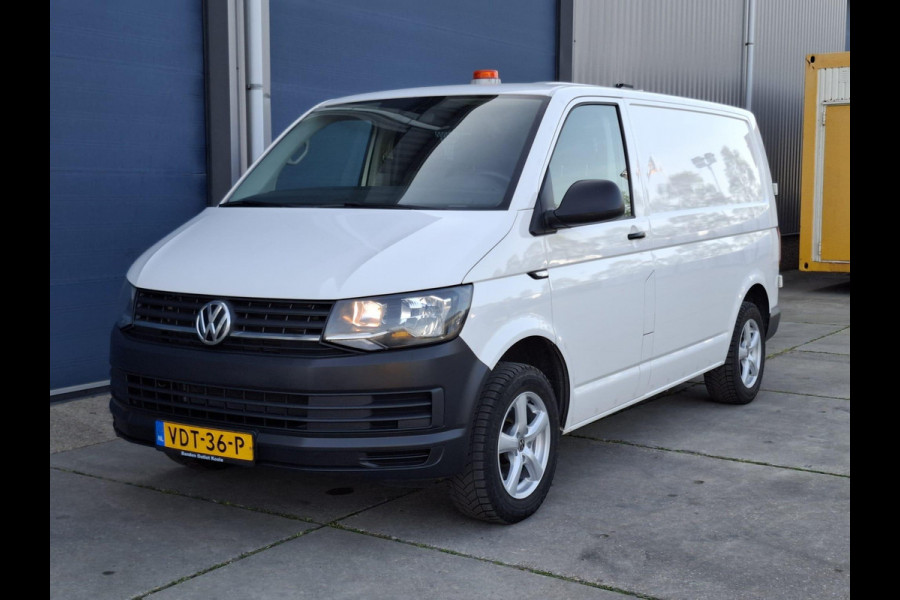 Volkswagen Transporter 2.0 TDI L1H1 Highline AIRCO / TREKHAAK / 3 ZITS / EURO 6 / N.A.P