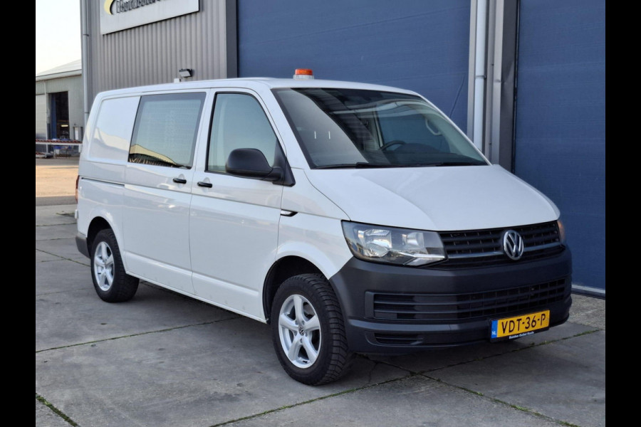 Volkswagen Transporter 2.0 TDI L1H1 Highline AIRCO / TREKHAAK / 3 ZITS / EURO 6 / N.A.P
