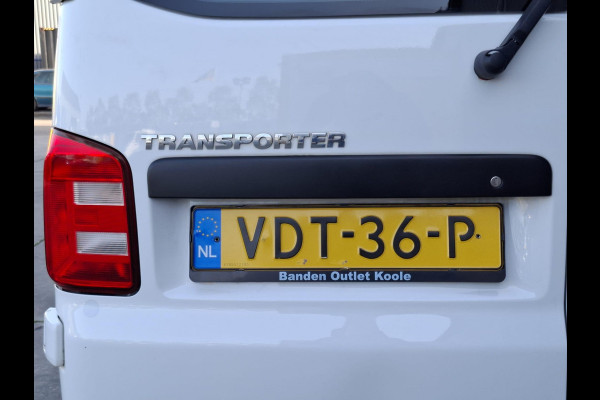 Volkswagen Transporter 2.0 TDI L1H1 Highline AIRCO / TREKHAAK / 3 ZITS / EURO 6 / N.A.P