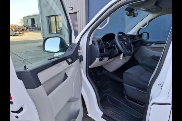 Volkswagen Transporter 2.0 TDI L1H1 Highline AIRCO / TREKHAAK / 3 ZITS / EURO 6 / N.A.P