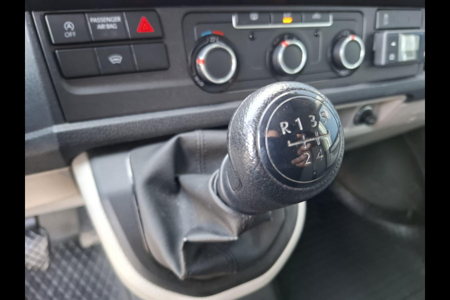 Volkswagen Transporter 2.0 TDI L1H1 Highline AIRCO / TREKHAAK / 3 ZITS / EURO 6 / N.A.P