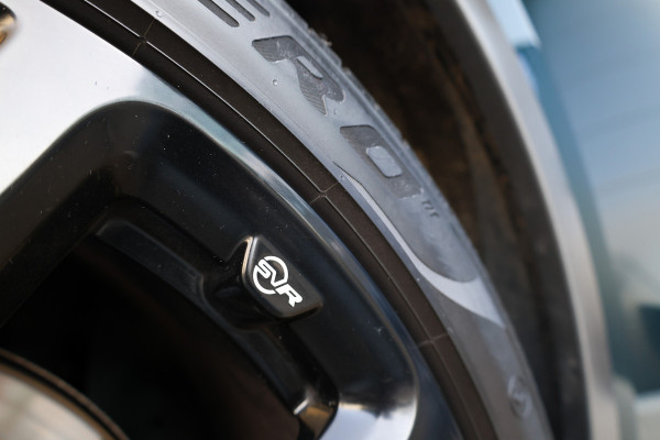 Jaguar F-Pace 5.0 V8 S/C AWD SVR | UNIEK! | DEALER ONDH | BRITISH RACING GREEN | COBRA EXHAUST | STOELKOELING | 360 |