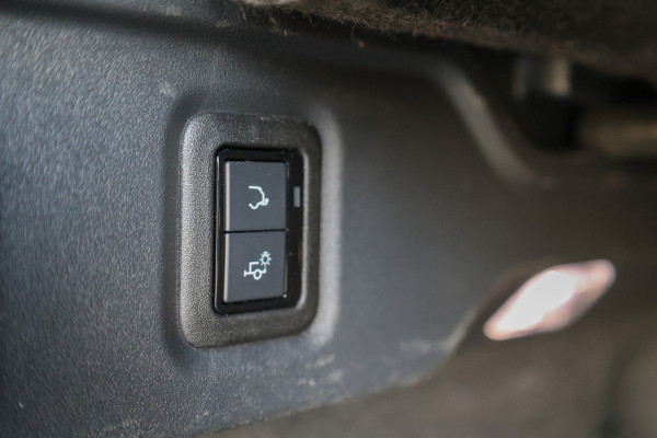 Jaguar F-Pace 5.0 V8 S/C AWD SVR | UNIEK! | DEALER ONDH | BRITISH RACING GREEN | COBRA EXHAUST | STOELKOELING | 360 |