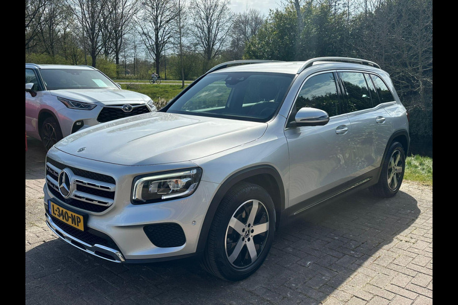 Mercedes-Benz Glb 200 Business Solution Luxury 163pk | Dodehoeksensoren | Elektrische Achterklep | Volledig Leder | Stoelverwarming | Achteruitrijcamera | Eerste eigenaar