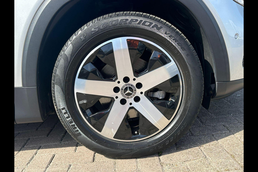 Mercedes-Benz Glb 200 Business Solution Luxury 163pk | Dodehoeksensoren | Elektrische Achterklep | Volledig Leder | Stoelverwarming | Achteruitrijcamera | Eerste eigenaar