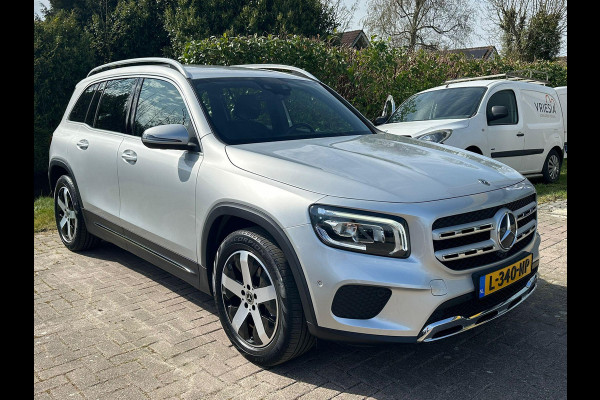 Mercedes-Benz Glb 200 Business Solution Luxury 163pk | Dodehoeksensoren | Elektrische Achterklep | Volledig Leder | Stoelverwarming | Achteruitrijcamera | Eerste eigenaar