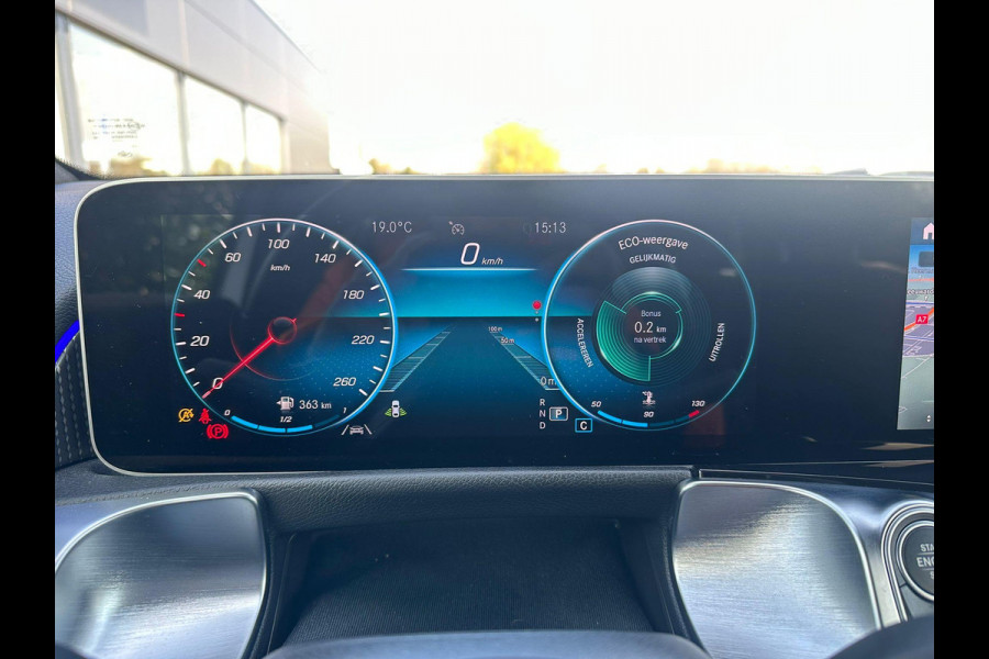Mercedes-Benz Glb 200 Business Solution Luxury 163pk | Dodehoeksensoren | Elektrische Achterklep | Volledig Leder | Stoelverwarming | Achteruitrijcamera | Eerste eigenaar