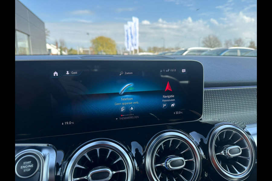 Mercedes-Benz Glb 200 Business Solution Luxury 163pk | Dodehoeksensoren | Elektrische Achterklep | Volledig Leder | Stoelverwarming | Achteruitrijcamera | Eerste eigenaar