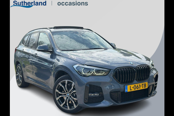 BMW X1 xDrive25e eDrive M Sport | Plug-in Hybride | PHEV | 220pk | Panoramadak | Storm Bay Metallic | 19 inch | M Pakket | Camera | Sportstoelen | Led verlichting | Head Up Display | Shadowline Exterieur