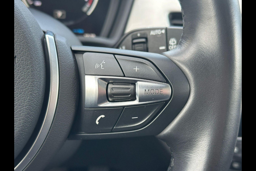 BMW X1 xDrive25e eDrive M Sport | Plug-in Hybride | PHEV | 220pk | Panoramadak | Storm Bay Metallic | 19 inch | M Pakket | Camera | Sportstoelen | Led verlichting | Head Up Display | Shadowline Exterieur