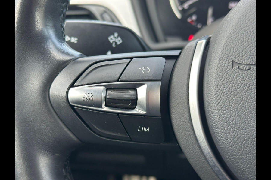 BMW X1 xDrive25e eDrive M Sport | Plug-in Hybride | PHEV | 220pk | Panoramadak | Storm Bay Metallic | 19 inch | M Pakket | Camera | Sportstoelen | Led verlichting | Head Up Display | Shadowline Exterieur