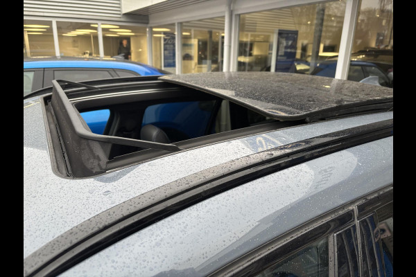 BMW X1 xDrive25e eDrive M Sport | Plug-in Hybride | PHEV | 220pk | Panoramadak | Storm Bay Metallic | 19 inch | M Pakket | Camera | Sportstoelen | Led verlichting | Head Up Display | Shadowline Exterieur