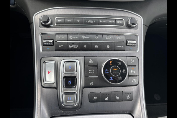Hyundai Santa Fe 1.6 T-GDI PHEV Premium Plus Sky 265pk | Trekhaak | Schuif-Kantel dak | Krell Audio | 360°C Camera
