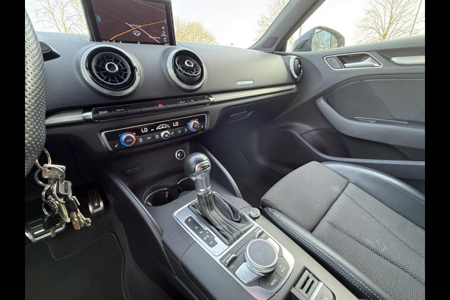 Audi A3 Sportback Aut. 35 TFSI S-Line | Virtual | Stoel Verwarming | Navi |