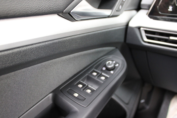 Volkswagen Golf Variant eTSI 110PK DSG LIFE NAVI/PDC/CARPLAY