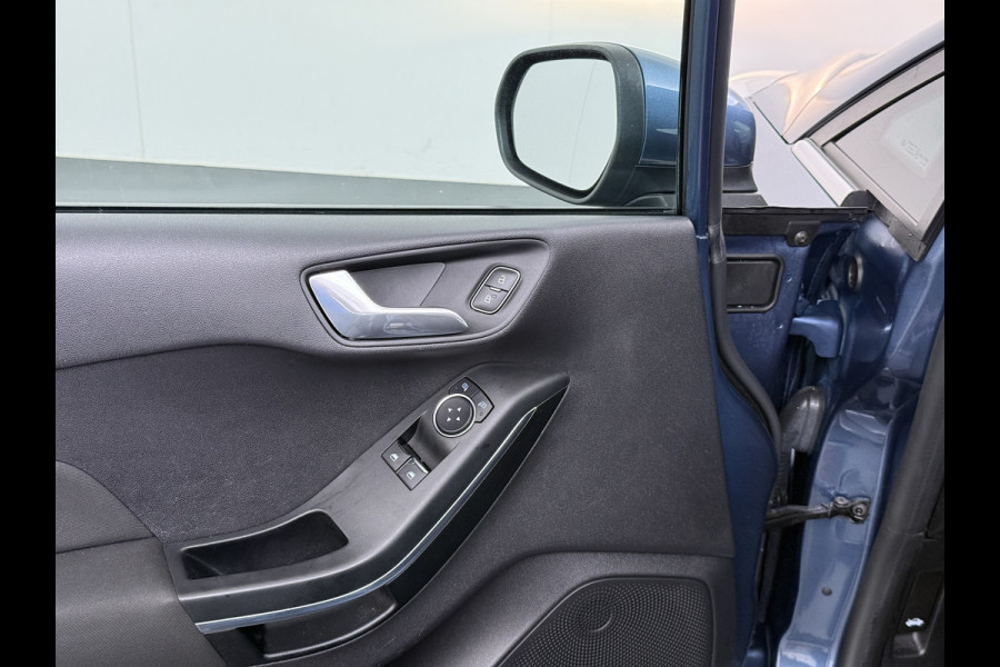 Ford Fiesta 1.0T 126PK Titanium Apple Carplay Android Navi LM Airco Cruise Control Stoelverwarming Apps Voorruitverwarming Wifi Mistlampen Chroompack TCS Led Lmv Lane Assist Isofix TCS EAB Hill-Start-Assist Ford-Pass-Connect LED