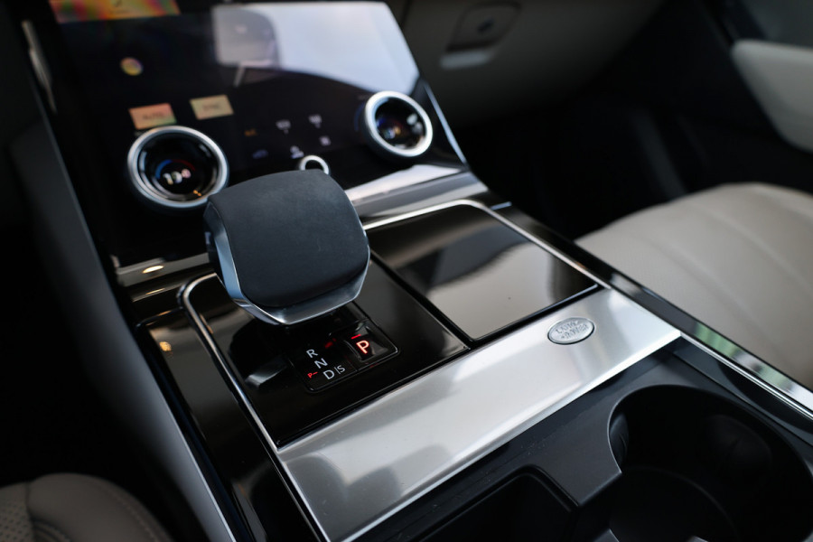 Land Rover Range Rover Velar 2.0 P400e | PANO | MEMORY | MERIDIAN | HUD | DODE HOEK | CARPLAY | CAMERA |