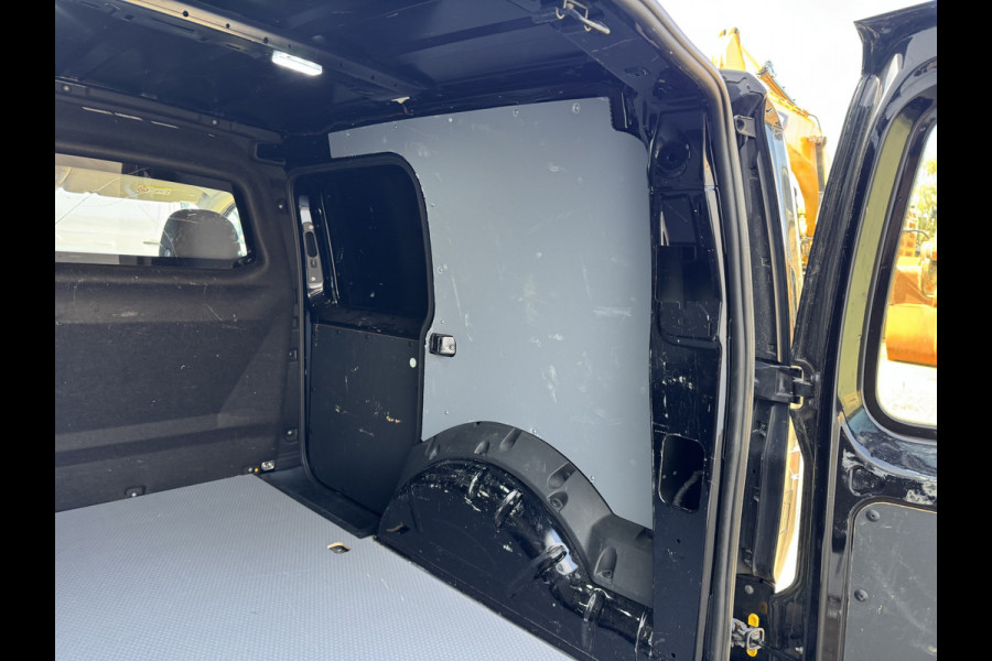 Volkswagen Caddy 2.0 TDI 75PK L1 First Edition Virtual Cockpit Cruise Control Climate Control Carplay Parkeersensoren Achter