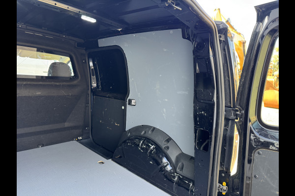 Volkswagen Caddy 2.0 TDI 75PK L1 First Edition Virtual Cockpit Cruise Control Climate Control Carplay Parkeersensoren Achter