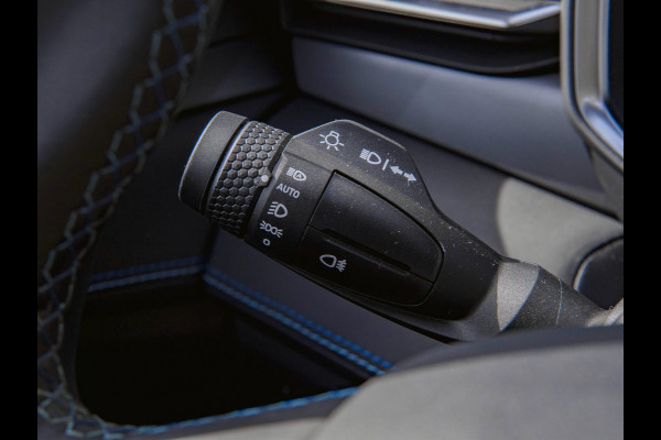 Lynk & Co 01 1.5 Black Edition Zwarte dakhemel|Panoramadak|360° Camera|ACC|Stoelverwarming|Navi|Carplay