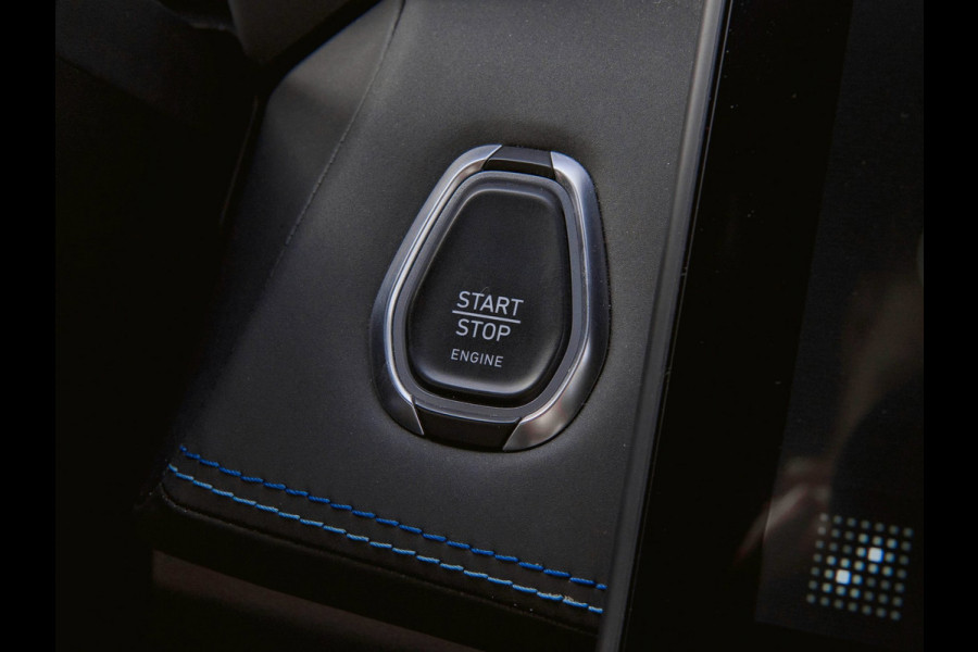 Lynk & Co 01 1.5 Black Edition Zwarte dakhemel|Panoramadak|360° Camera|ACC|Stoelverwarming|Navi|Carplay