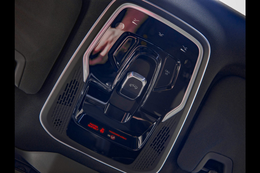 Lynk & Co 01 1.5 Black Edition Zwarte dakhemel|Panoramadak|360° Camera|ACC|Stoelverwarming|Navi|Carplay