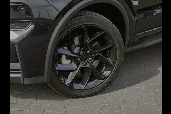 Lynk & Co 01 1.5 Black Edition Zwarte dakhemel|Panoramadak|360° Camera|ACC|Stoelverwarming|Navi|Carplay