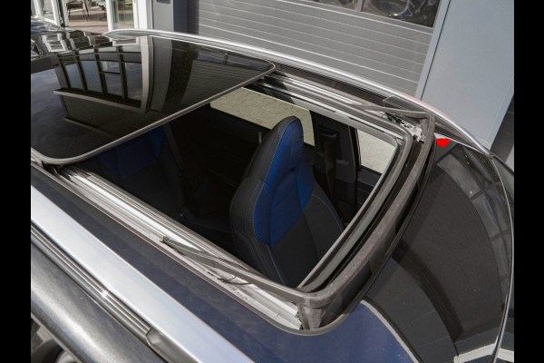 Lynk & Co 01 1.5 Black Edition Zwarte dakhemel|Panoramadak|360° Camera|ACC|Stoelverwarming|Navi|Carplay