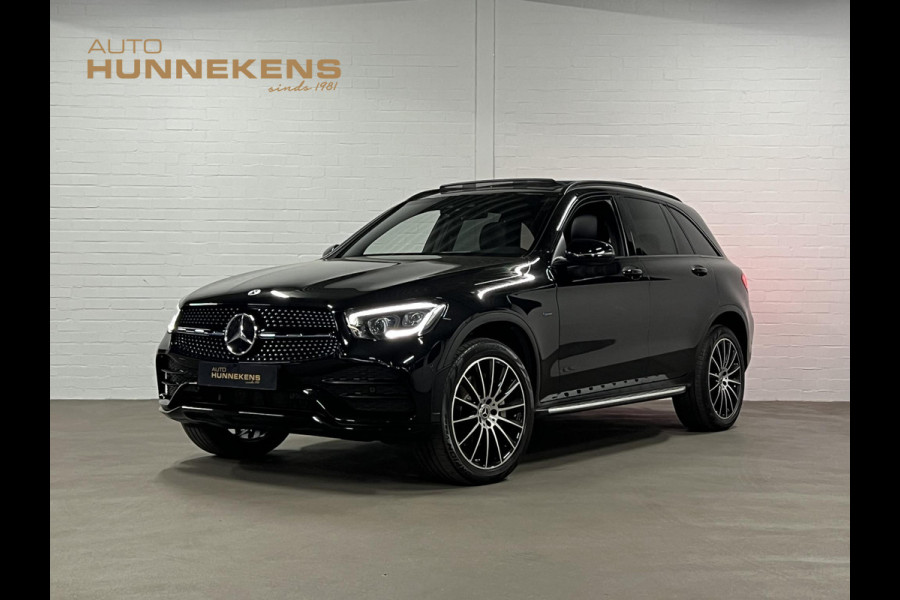 Mercedes-Benz GLC 300e 4MATIC AMG Trekhaak | Burmester | Adapt. cruise | open dak | Stoelverwarming | Achteruitrij camera | Carplay
