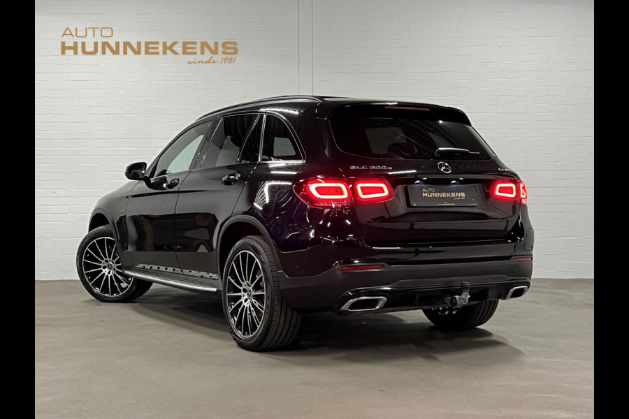 Mercedes-Benz GLC 300e 4MATIC AMG Trekhaak | Burmester | Adapt. cruise | open dak | Stoelverwarming | Achteruitrij camera | Carplay