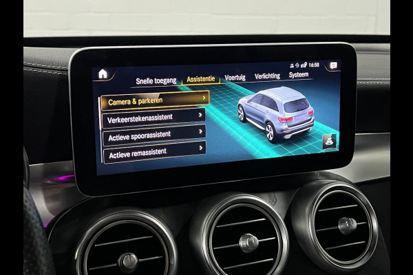Mercedes-Benz GLC 300e 4MATIC AMG Trekhaak | Burmester | Adapt. cruise | open dak | Stoelverwarming | Achteruitrij camera | Carplay