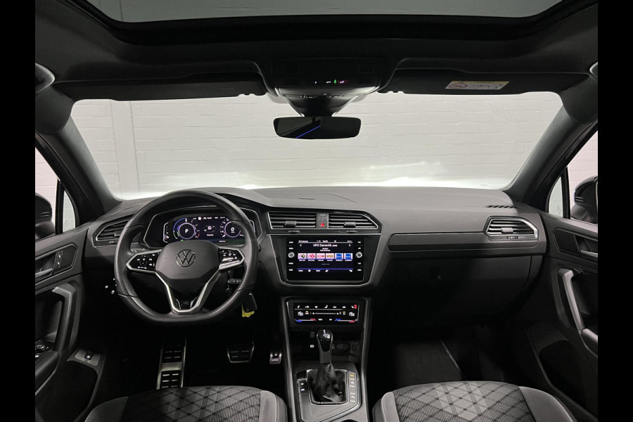 Volkswagen Tiguan 1.4 TSI eHybrid R-Line Business Trekhaak | Adapt. cruise | Opendak | Achteruitrij camera | Stuur-/stoelverwarming | Carplay