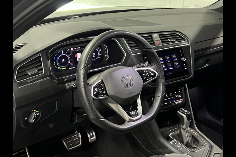 Volkswagen Tiguan 1.4 TSI eHybrid R-Line Business Trekhaak | Adapt. cruise | Opendak | Achteruitrij camera | Stuur-/stoelverwarming | Carplay