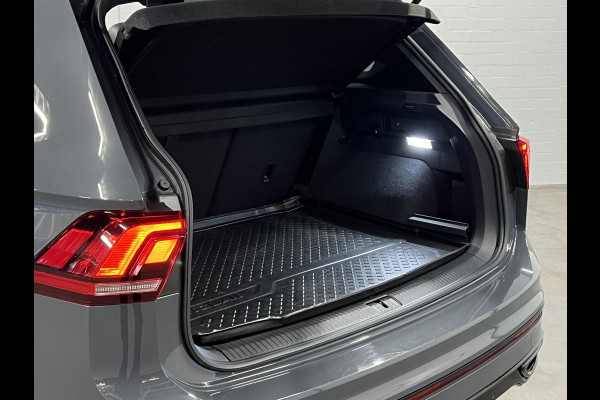 Volkswagen Tiguan 1.4 TSI eHybrid R-Line Business Trekhaak | Adapt. cruise | Opendak | Achteruitrij camera | Stuur-/stoelverwarming | Carplay