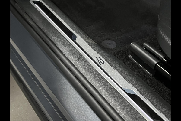 Volkswagen Tiguan 1.4 TSI eHybrid R-Line Business Trekhaak | Adapt. cruise | Opendak | Achteruitrij camera | Stuur-/stoelverwarming | Carplay