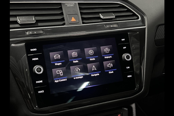 Volkswagen Tiguan 1.4 TSI eHybrid R-Line Business Trekhaak | Adapt. cruise | Opendak | Achteruitrij camera | Stuur-/stoelverwarming | Carplay