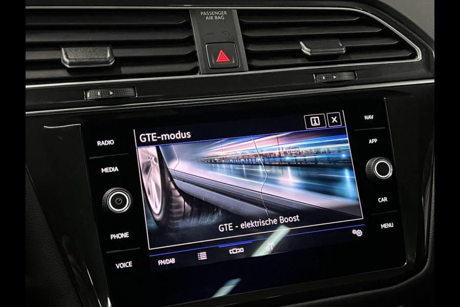 Volkswagen Tiguan 1.4 TSI eHybrid R-Line Business Trekhaak | Adapt. cruise | Opendak | Achteruitrij camera | Stuur-/stoelverwarming | Carplay