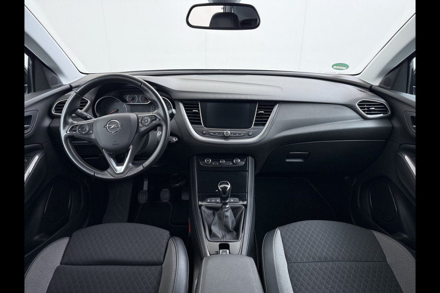 Opel Grandland X T131PK Trekhaak AGR Navi Apple Carplay Android 1/2 Leer Cruise Control Pdc ECC Ergocomfort Stoel Business Executive Lmv Privacy Glas Led DAB+ Regen-Lichtsensor Lane Assist 1.400KG Trekgewicht 1e Eigenaar Origineel Nederlandse Auto € 34.000