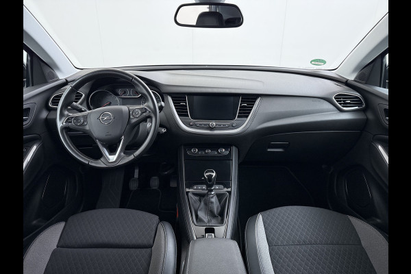 Opel Grandland X T131PK Trekhaak AGR Navi Apple Carplay Android 1/2 Leer Cruise Control Pdc ECC Ergocomfort Stoel Business Executive Lmv Privacy Glas Led DAB+ Regen-Lichtsensor Lane Assist 1.400KG Trekgewicht 1e Eigenaar Origineel Nederlandse Auto € 34.000