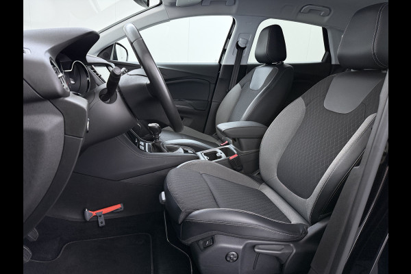 Opel Grandland X T131PK Trekhaak AGR Navi Apple Carplay Android 1/2 Leer Cruise Control Pdc ECC Ergocomfort Stoel Business Executive Lmv Privacy Glas Led DAB+ Regen-Lichtsensor Lane Assist 1.400KG Trekgewicht 1e Eigenaar Origineel Nederlandse Auto € 34.000