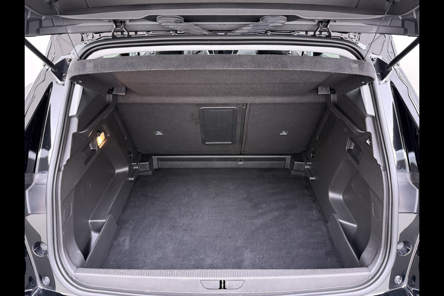 Opel Grandland X T131PK Trekhaak AGR Navi Apple Carplay Android 1/2 Leer Cruise Control Pdc ECC Ergocomfort Stoel Business Executive Lmv Privacy Glas Led DAB+ Regen-Lichtsensor Lane Assist 1.400KG Trekgewicht 1e Eigenaar Origineel Nederlandse Auto € 34.000