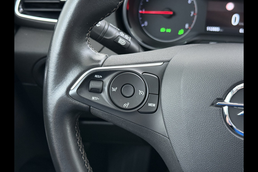Opel Grandland X T131PK Trekhaak AGR Navi Apple Carplay Android 1/2 Leer Cruise Control Pdc ECC Ergocomfort Stoel Business Executive Lmv Privacy Glas Led DAB+ Regen-Lichtsensor Lane Assist 1.400KG Trekgewicht 1e Eigenaar Origineel Nederlandse Auto € 34.000