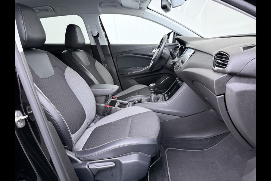 Opel Grandland X T131PK Trekhaak AGR Navi Apple Carplay Android 1/2 Leer Cruise Control Pdc ECC Ergocomfort Stoel Business Executive Lmv Privacy Glas Led DAB+ Regen-Lichtsensor Lane Assist 1.400KG Trekgewicht 1e Eigenaar Origineel Nederlandse Auto € 34.000