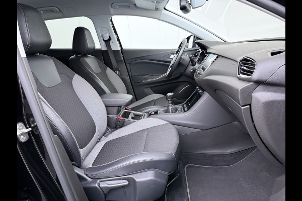 Opel Grandland X T131PK Trekhaak AGR Navi Apple Carplay Android 1/2 Leer Cruise Control Pdc ECC Ergocomfort Stoel Business Executive Lmv Privacy Glas Led DAB+ Regen-Lichtsensor Lane Assist 1.400KG Trekgewicht 1e Eigenaar Origineel Nederlandse Auto € 34.000