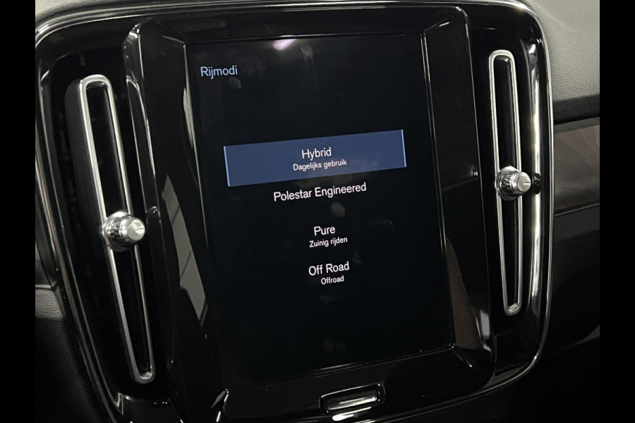 Volvo XC40 1.5 T5 Plug-in hybrid Ultimate Dark Trekhaak | Open dak | Adapt. cruise | 360 camera | Stuur-/stoelverwarming | Harman Kardon | Carplay