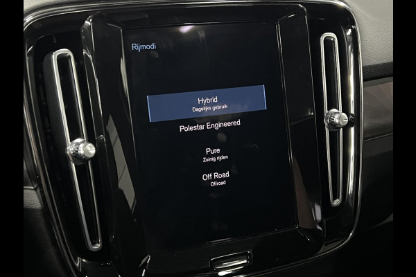 Volvo XC40 1.5 T5 Plug-in hybrid Ultimate Dark Trekhaak | Open dak | Adapt. cruise | 360 camera | Stuur-/stoelverwarming | Harman Kardon | Carplay